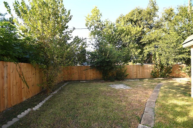 Building Photo - 8535 Tilgham St