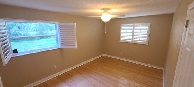 Building Photo - 253 Sunrise Blvd