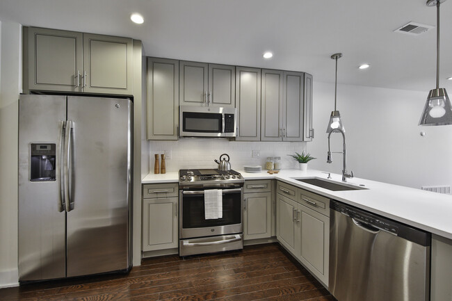 Building Photo - Emerald Lofts