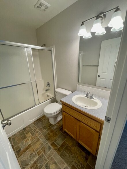 Building Photo - 5008 N Rothmans Ave