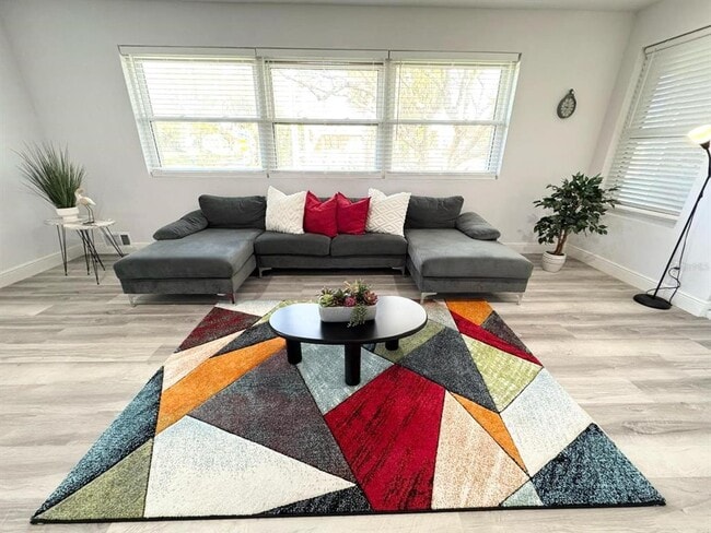 Building Photo - 2326 S Peninsula Dr