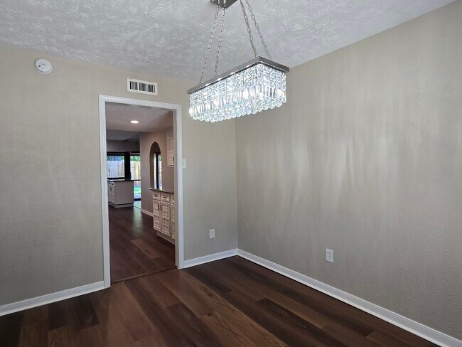 Building Photo - 4055 Cypressdale Dr