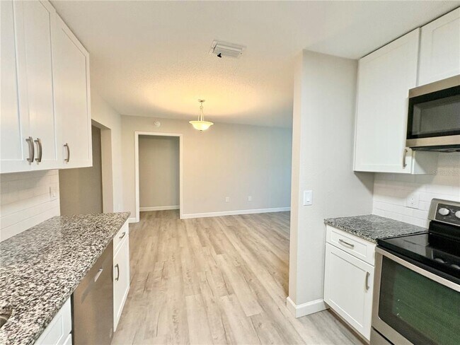 Building Photo - 3126 Shamrock Dr