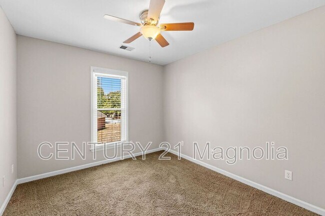 Building Photo - 299 Ashbrook Dr