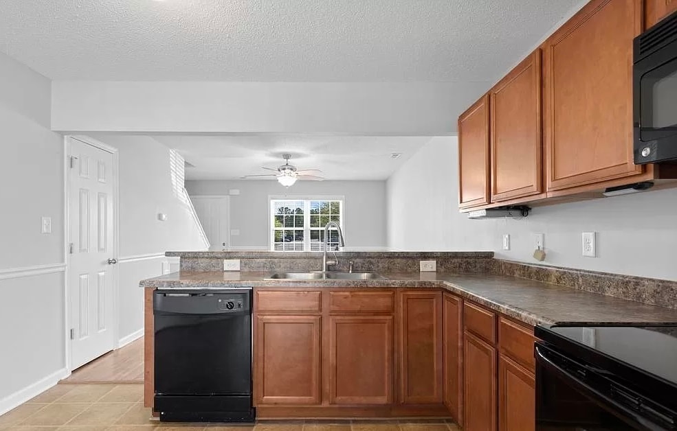 Eat In Kitchen - 4011 Grandeur Ave