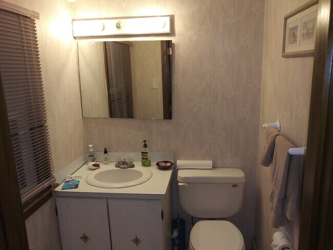 Building Photo - 24 Bayberry Ln