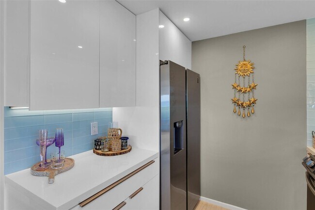 Building Photo - 1610 N Ocean Blvd