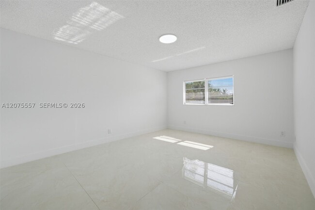Building Photo - 11000 NW 21st Ct