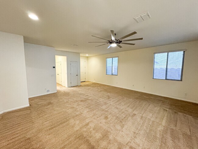 Building Photo - 27283 N 75th Dr