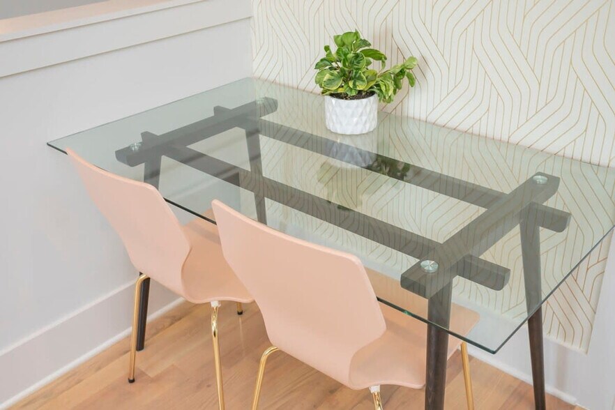 Building Photo - 1700 19th Ave S