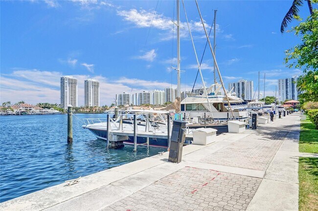Building Photo - 21382 Marina Cove Cir