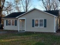 Building Photo - 3 Bedroom Home in Greensboro-Available Now to View! Updated Home