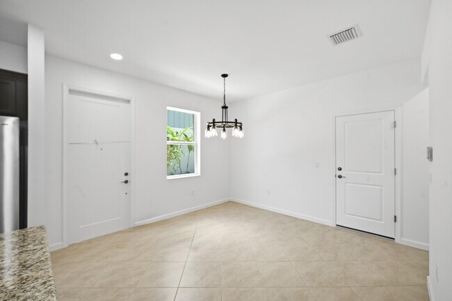 Building Photo - 4332 Brookgreen Sq