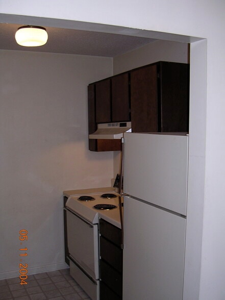 Building Photo - 703 S Chapman St