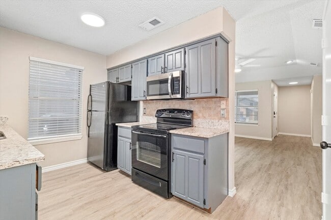 Building Photo - 9672 Windy Ridge Rd