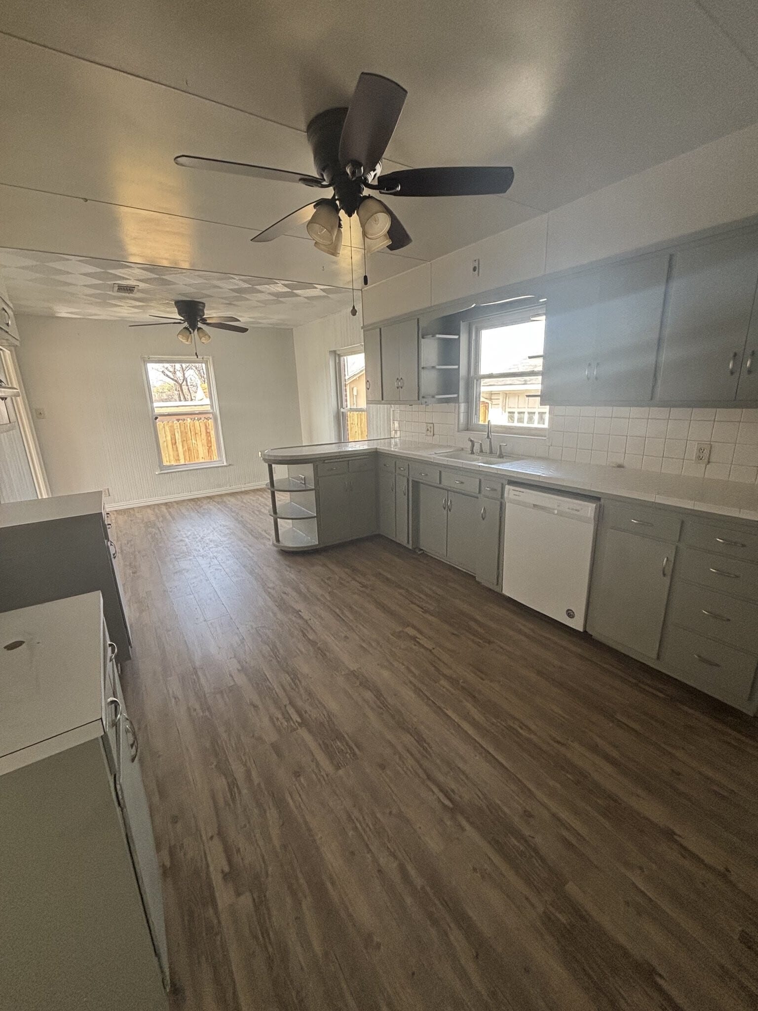 Building Photo - 206 E Belknap St