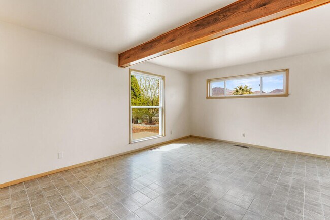 Building Photo - 5201 Cornell Ave