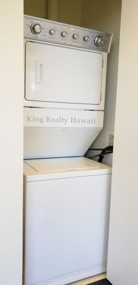 Building Photo - *Luxury Living at a reasonable price! 1 br...