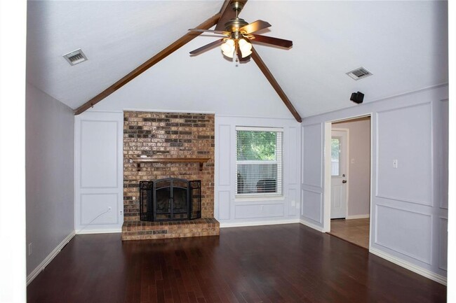 Building Photo - 1106 Lockridge-