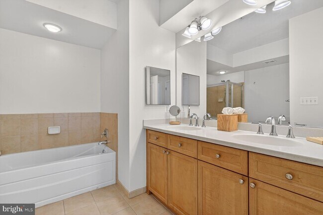 Building Photo - 1115 Cameron St