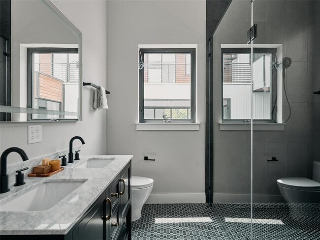 Building Photo - 412 Kemp St