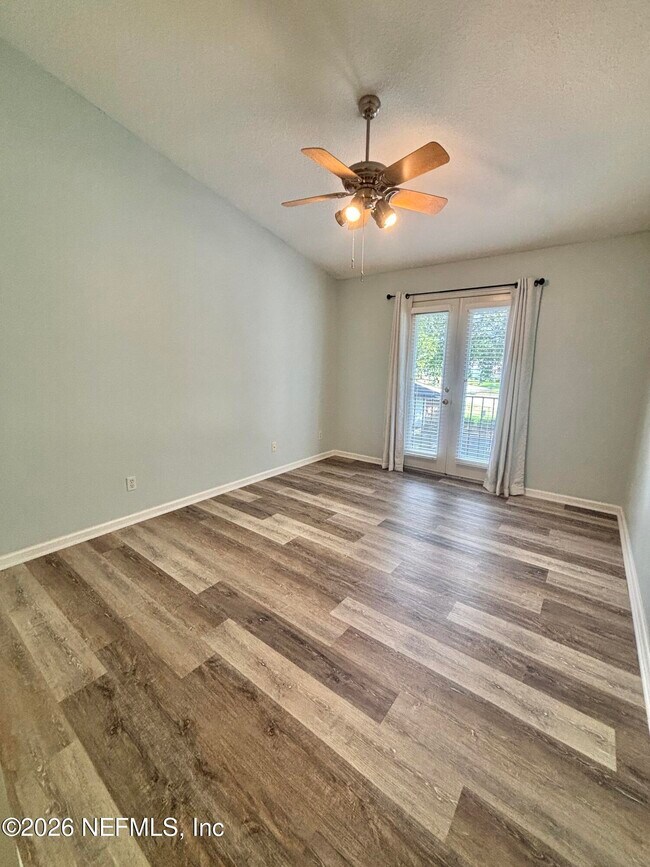 Building Photo - 13727 Richmond Park Dr N