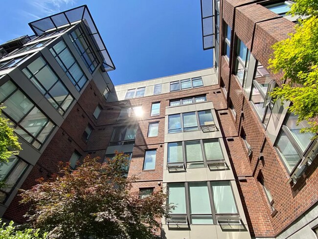 Building Photo - 4547 8th Ave NE