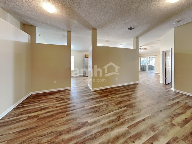 Building Photo - 2570 Blackstone Ct
