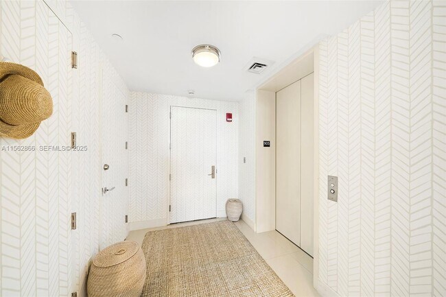 Building Photo - 360 Ocean Dr