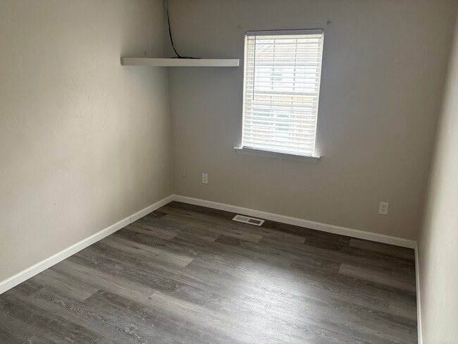 Building Photo - 813 S Grosvenor Ct