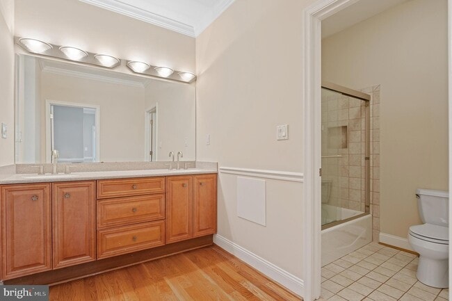 Building Photo - 5905 Lone Oak Dr