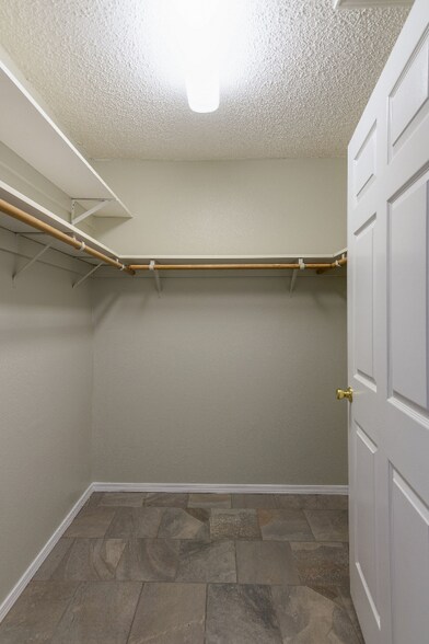 Building Photo - 406 Marsha St