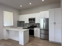 Building Photo - 169 Fair Oaks St