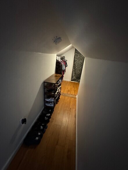 Building Photo - 37 Dutton St