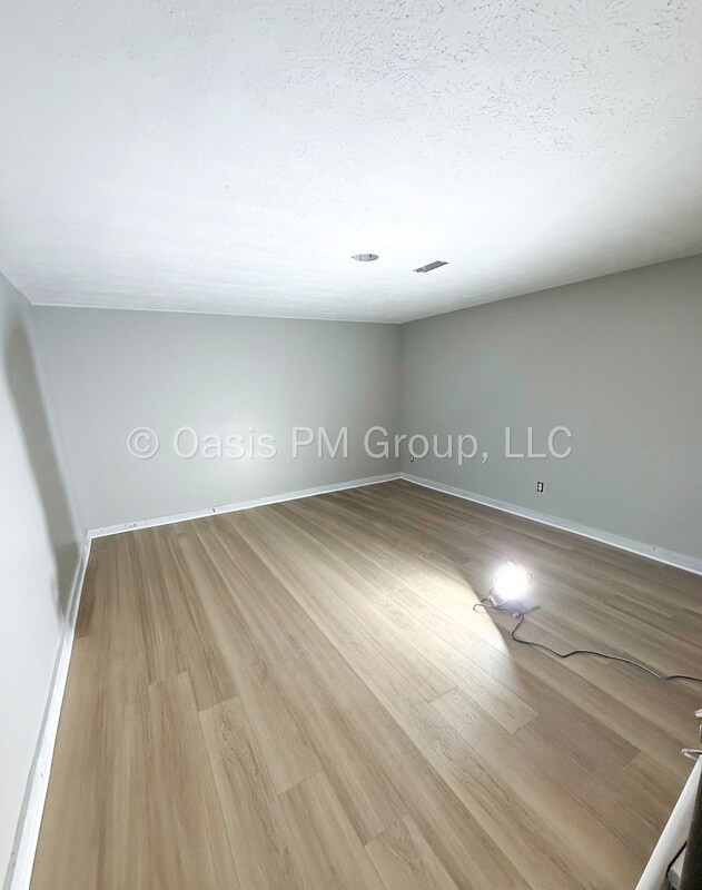 Building Photo - 9577 OH-104