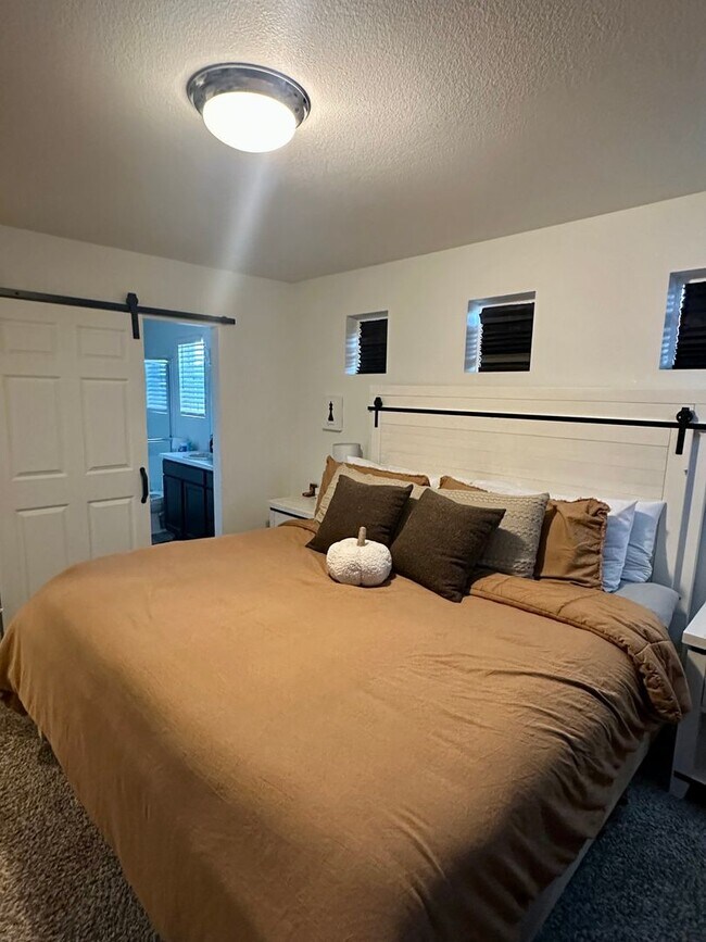 Building Photo - GORGEOUS HOME IN HIGHLY DESIRABLE BANNING LEWIS RANCH - Security Deposit Waiver Available