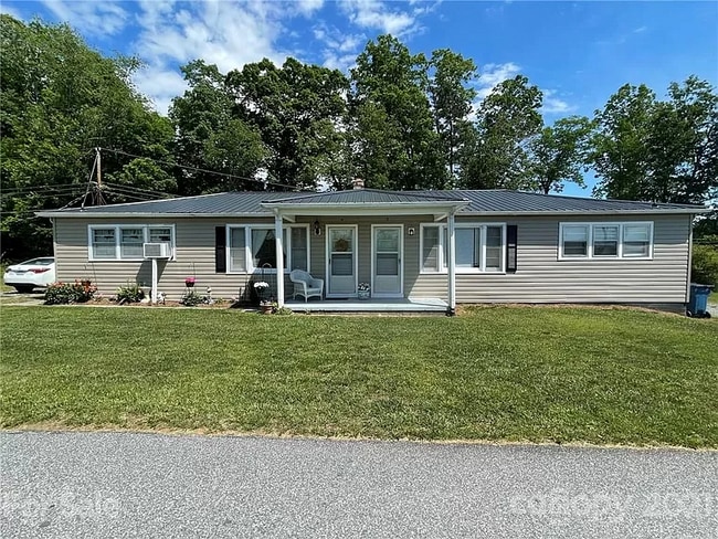 Building Photo - 3350 Clay Ct