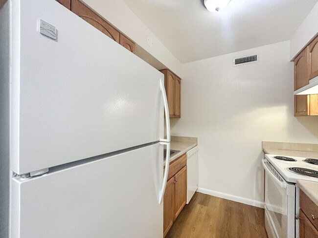 Building Photo - $0 DEPOSIT OPTION!!! CHARMING GARDEN-LEVEL...