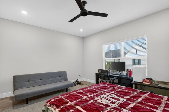 Building Photo - 297 Estates Cir