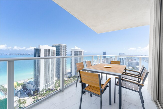 Building Photo - 4010 S Ocean Dr