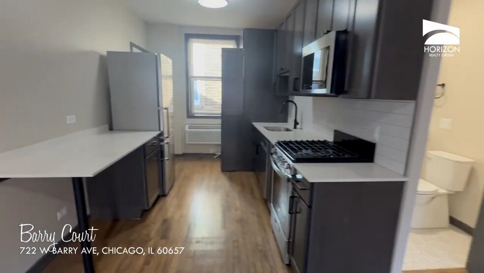 Building Photo - 728 W Barry Ave