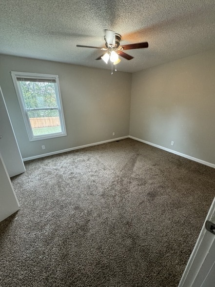 Building Photo - 179 Ingle Dr