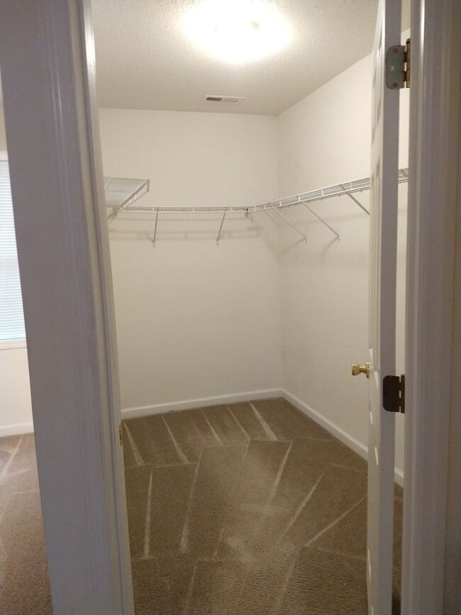 Building Photo - 109 E Coopers Ct