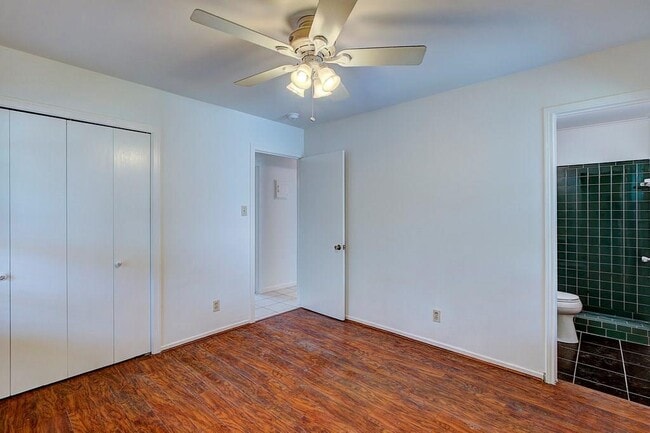 Building Photo - 202 Prairie Dell Ave