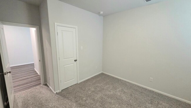 Building Photo - 920 Santa Lucia Dr