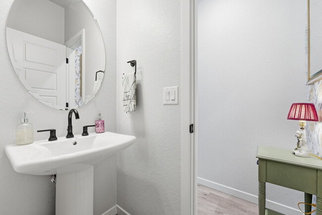 Building Photo - 2272 Old Rail Wy