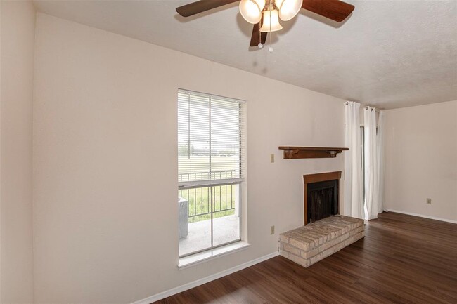 Building Photo - 18511 Egret Bay Blvd