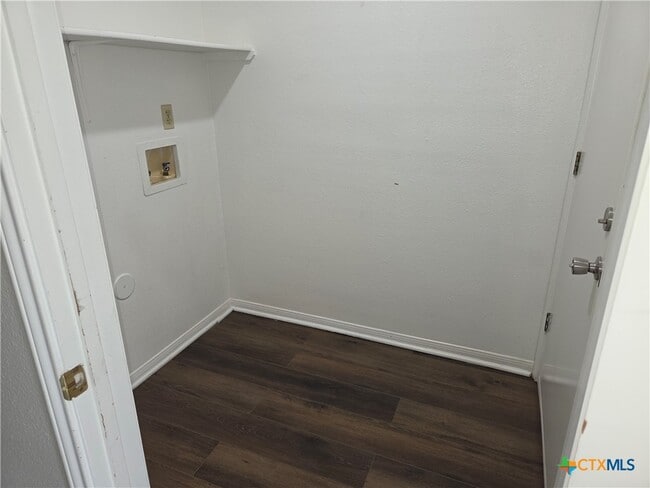 Building Photo - 4706 Hartrick Bluff Rd