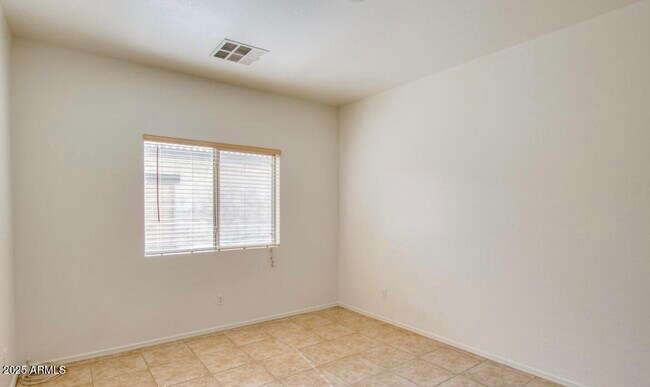 Building Photo - 388 E Palomino Way