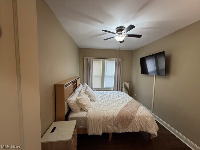 Building Photo - 3186 Euclid Heights Blvd